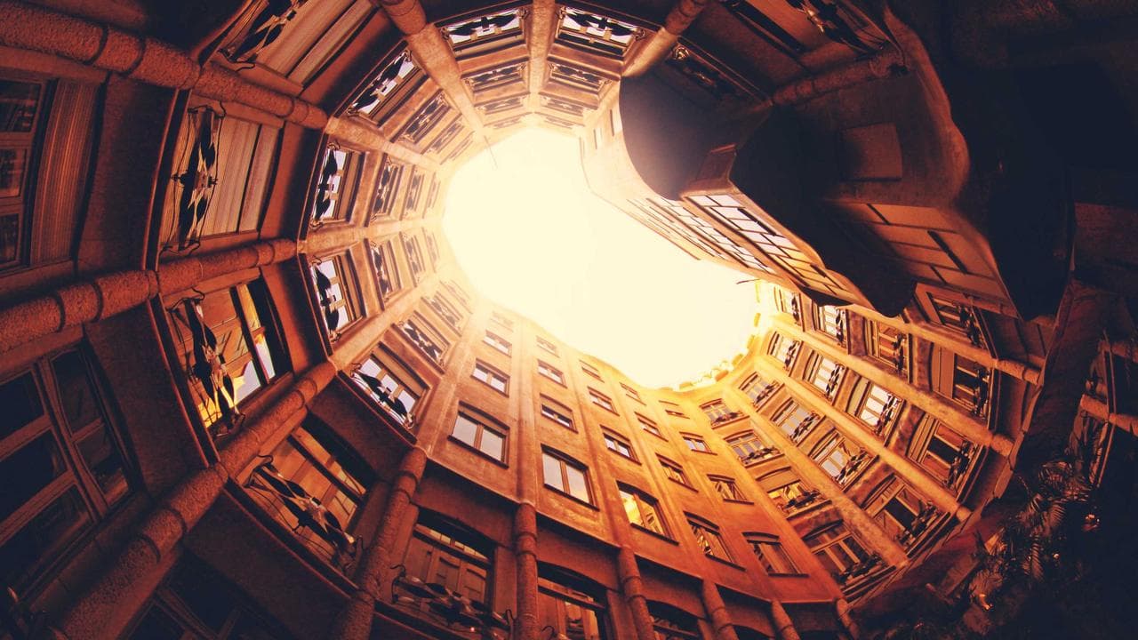 Navigating the 5G Wave: An In-Depth Look at India's Sub-₹20,000 Smartphone Battleground